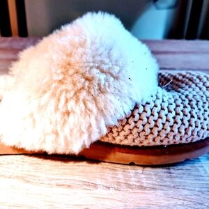 Uggs Australia Women's Sheepskin Slippers Size 8.5 EU 39
